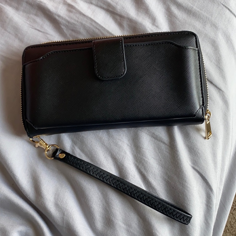 Leather wristlet